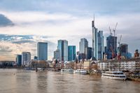 202303188989-architektur-stadt-frankfurt-skyline