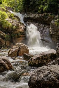 202407040983-naturfotografie-wasser-wasserfall-kuhfluchtwasserfall-farchant-garmisch-partenkirchen